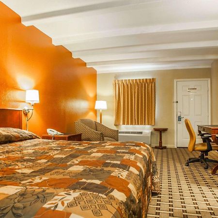 Rodeway Inn Nashville Airport Buitenkant foto