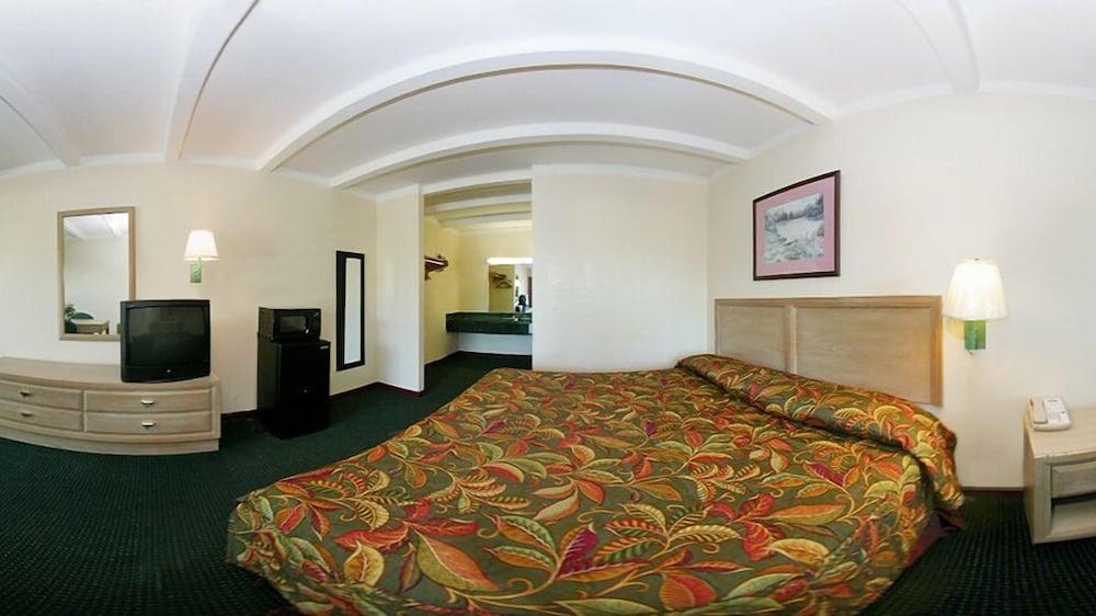 Rodeway Inn Nashville Airport Buitenkant foto